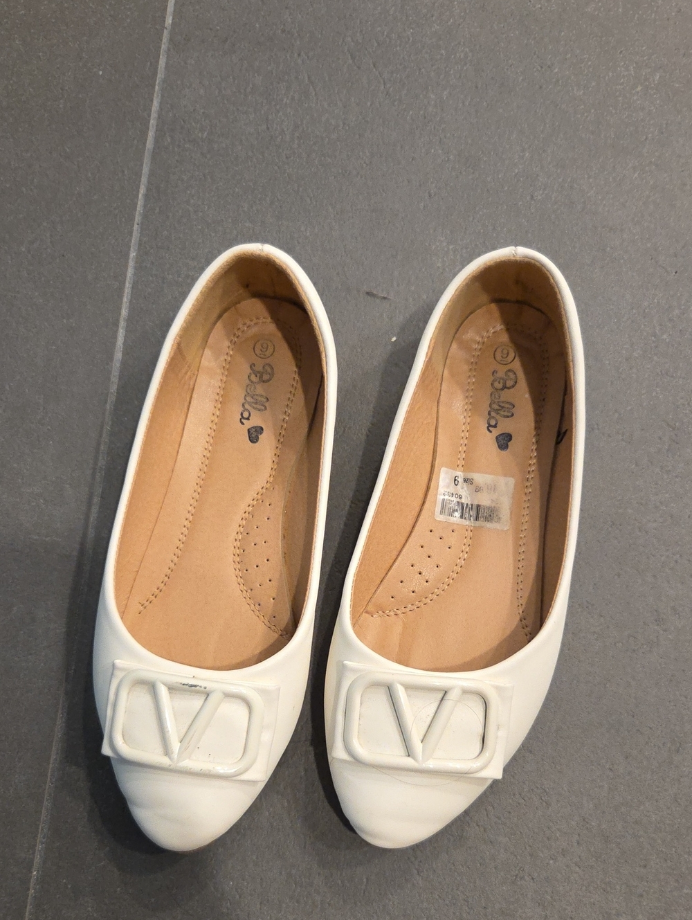 Abella White Women's Ballet Flats with Decorative Buckle